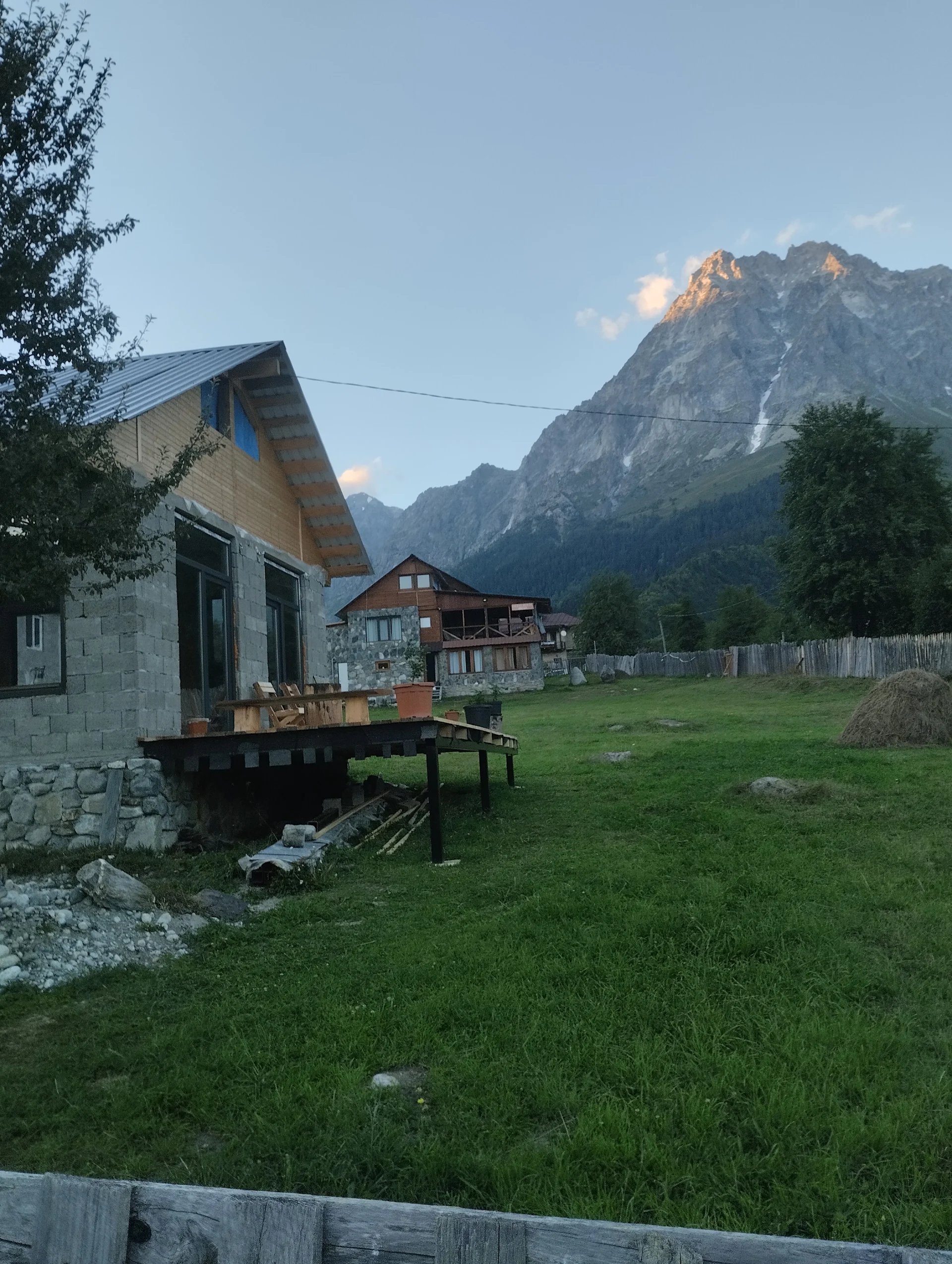 Guest House SHUANI