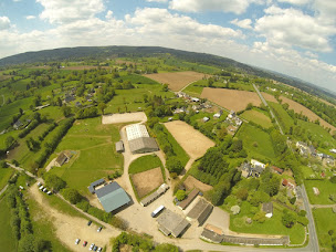 Photo n°5 de RENARDERIE EQUITATION à Noues de Sienne (Service de tours de poneys)