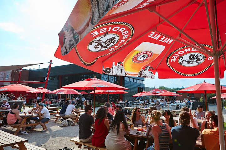 Terrasse St-Ambroise by null