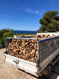 Photo n°6 de La Bouscatière - Bois de chauffage / Granulés de bois / Pellets à Le Castellet (Négociant en bois)