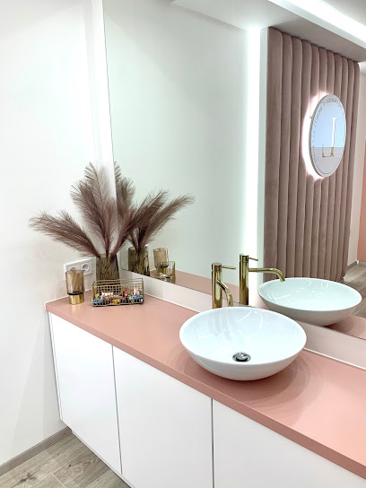 LAURIEN - Beauty and Shape