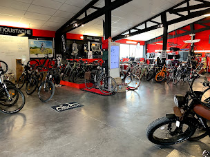 Photo n°19 de PLANETE SPORTS ET LOISIRS à Loix (Magasin d'articles de sports)