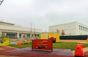 Photo n°8 de Crèche Les Libellules - La Maison Bleue à Saint-Cyr-l'École (École maternelle)