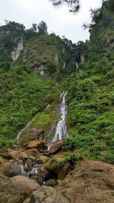 Photos of GUNUNG PUTRI