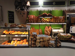 Photo n°4 de Maison Pouilly Saint Just Saint Rambert à Saint-Just-Saint-Rambert (Boulangerie)