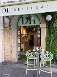 Photo n°1 de Deli Hemp CBD Shop Antibes à Antibes (Boutique de cigarettes électroniques)
