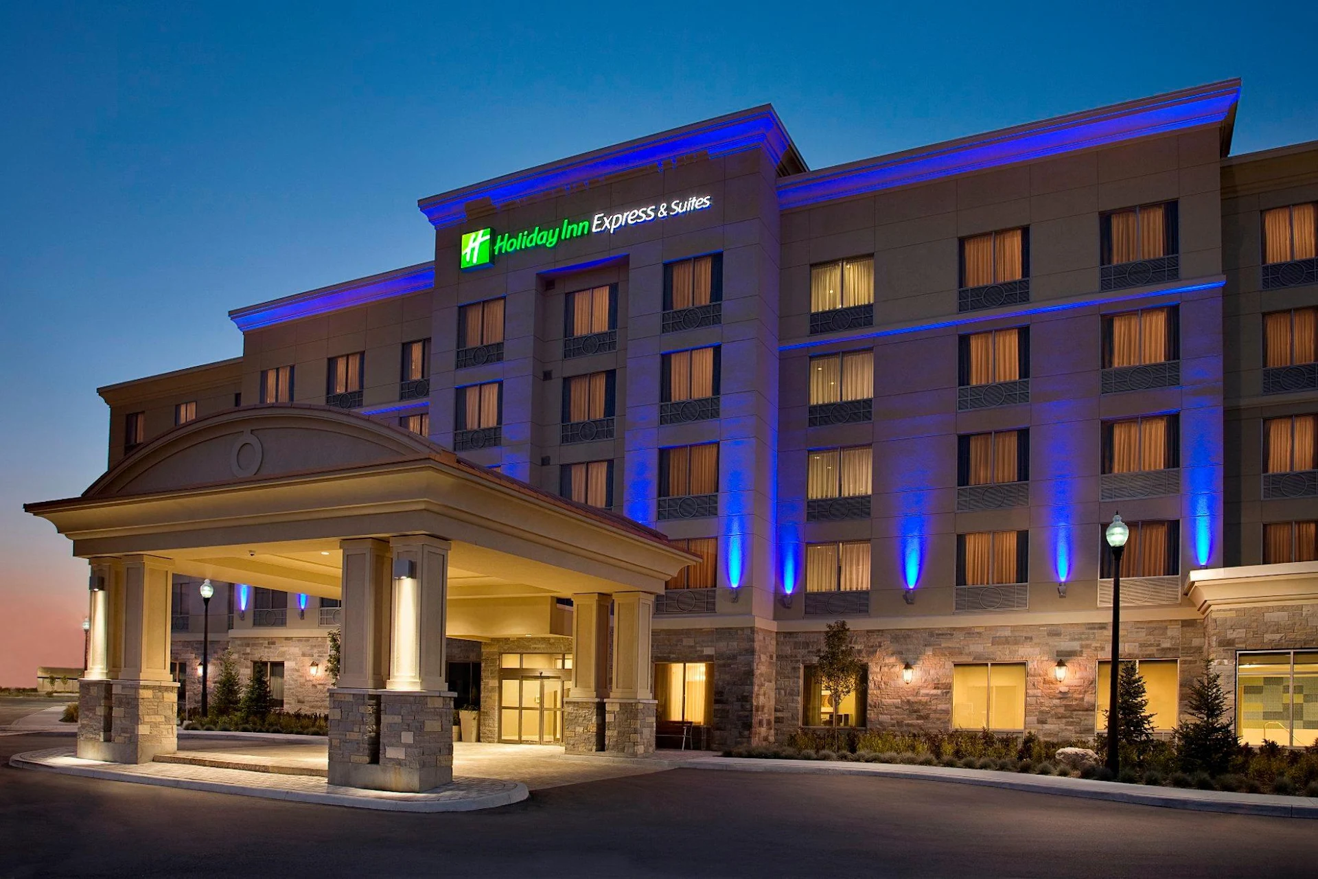 Holiday Inn Express & Suites Vaughan-Southwest by IHG