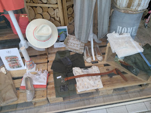 Photo n°16 de Les Pétroleuses à Quiberon (Magasin de vêtements pour femmes)