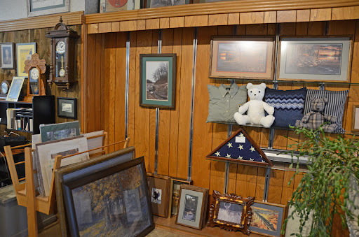 DJ's Custom Framing - Visual