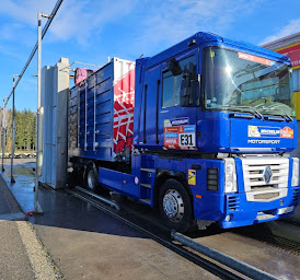 Photo n°17 de GARAGE SAINTHON : Réparation et maintenance pour poids lourds , bus et véhicules utilitaires à Corbelin en Isère à Corbelin (Magasin d'accessoires pour poids lourds)
