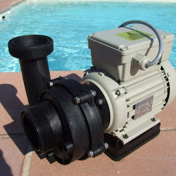 Photo n°15 de Piscines Desjoyaux à Six-Fours-les-Plages (Magasin de matériel pour piscines)