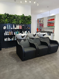 Photo n°1 de Salon Shampoo Expert Clermont (CC Intermarché) à Clermont (Salon de coiffure)