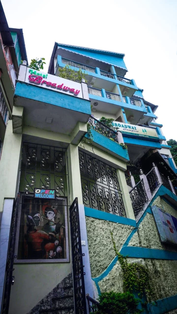 OYO 8223 Hotel Broadway