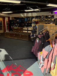 Photo n°21 de Ekosport-Rent Alpine Sports Morzine à Morzine (Magasin de vêtements de sport)