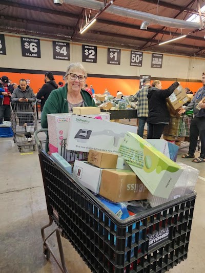 Mega Dealz Bakersfield photo 1