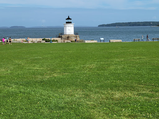 Bug Light Park - Visual