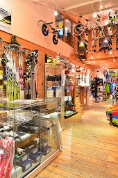 Photo n°10 de Magasin Sport Addict à Saint-Martin-Vésubie (Magasin d'articles de sports)