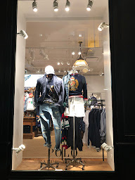 Photo n°4 de Polo Ralph Lauren Lyon à Lyon (Magasin de vêtements)