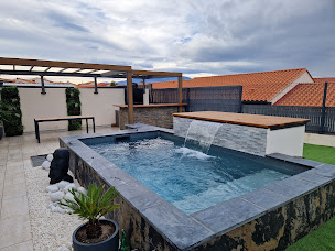 Photo n°20 de Sublim'Piscines Méditerranée à Tourves (Fabricant d'abris voiture et de pergolas)