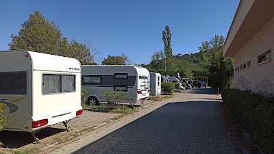 Misi karavan kamping