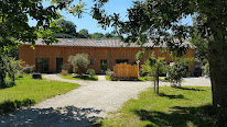 La grange aux arbres: gite de charme atypique de 2 à 5 personnes, jardin, proche Bordeaux et Saint-Emilion Gironde à Baron