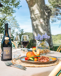 Photo n°25 de Domaine Perréal, Chambres, Gîtes, Caveau dégustation, Restaurant à Gargas (Cave à vins)