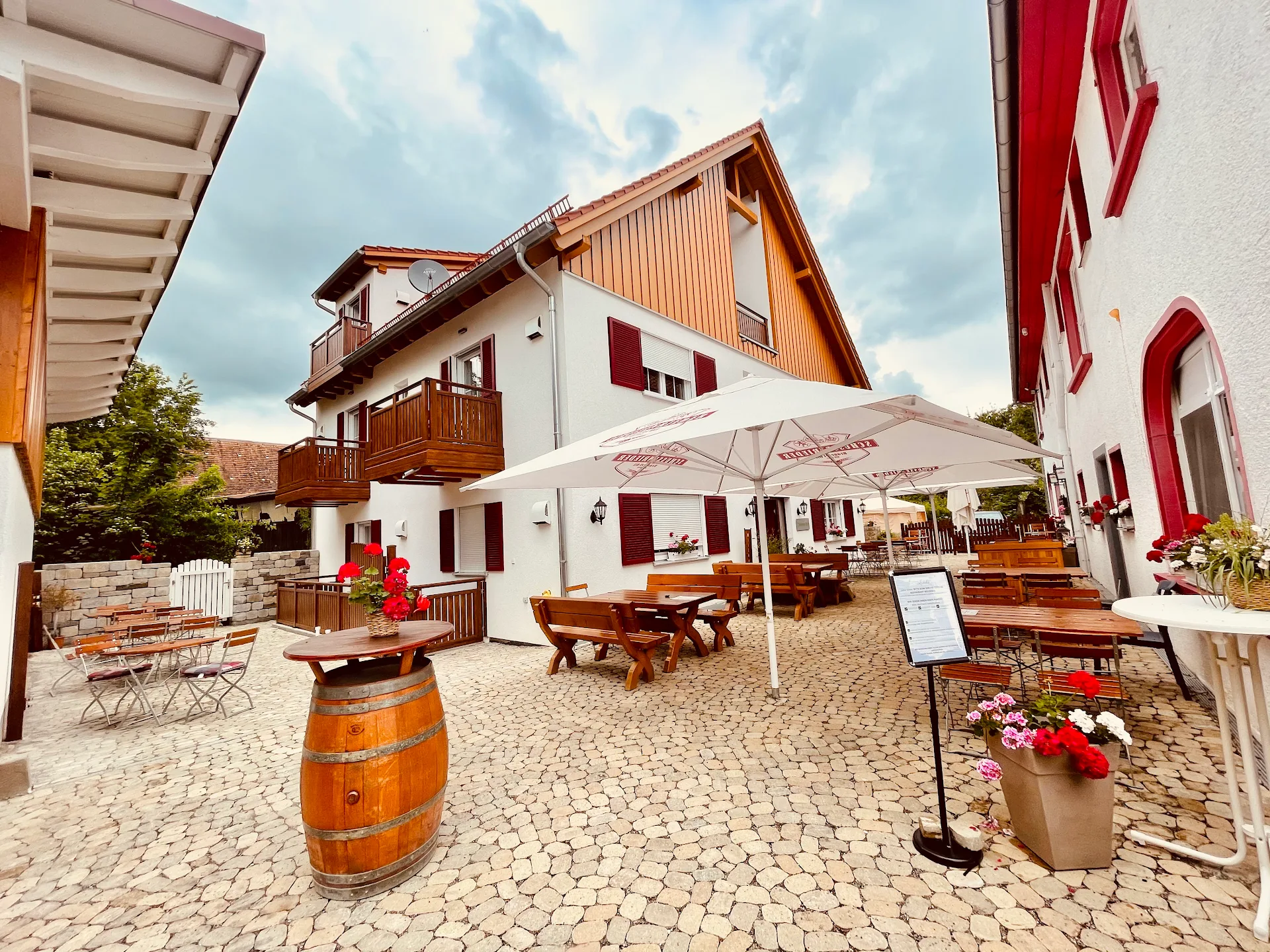 Landgasthof Linde in Hepbach, HOTEL & RESTAURANT