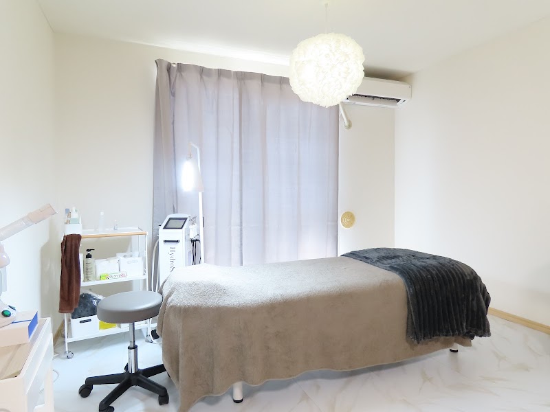 肌改善 une (ユネ)