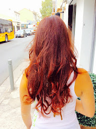 Photo n°5 de Salon Esteban, couleurs végétales ,coupes énergétiques et soins aux argiles à Le (Salon de coiffure)