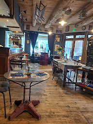 Photo n°38 de Restaurant L'Arôme Antique cave a Vin à Murat (Caviste)