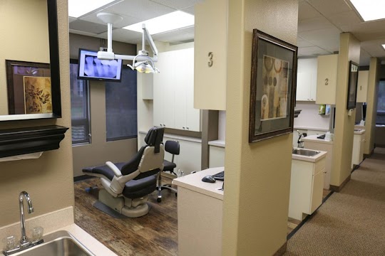 Aurora Dentist