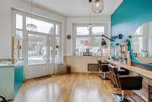 Photo n°22 de Aux Miroirs d'Or, salon de coiffure mixte à Dortan (Salon de coiffure)