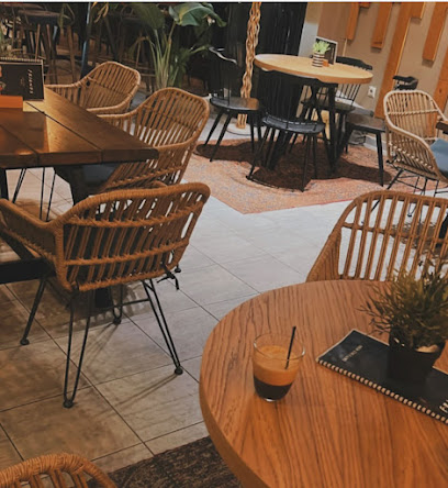 Friends Cafe - πλατεία Καναλίου-