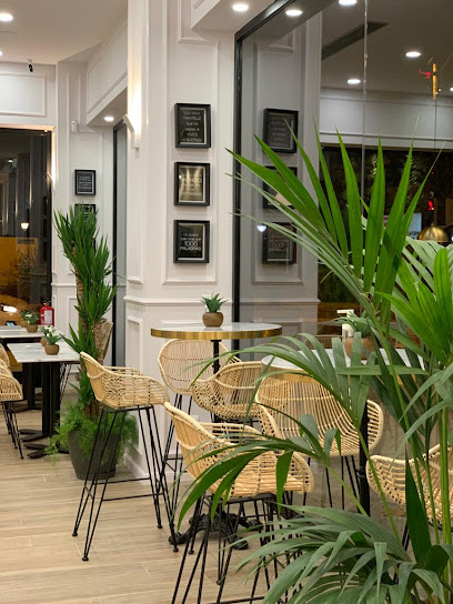 Pastelería La Hermosita Clara del Rey