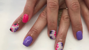Photo n°7 de Mini nails à Palaiseau (Salon de manucure)