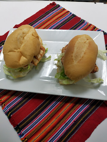 Antigua Cocina Guatemalteca by null