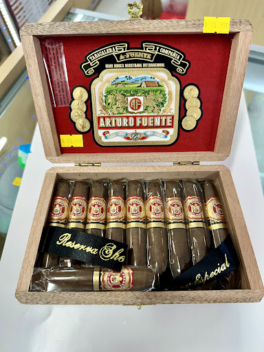 Cigar World - Visual