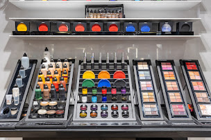 Photo n°10 de MAC Cosmetics à Paris (Maquilleur.euse)