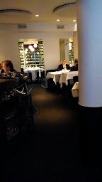 Photo n°81 de Helen Restaurant à Paris (Restaurant)