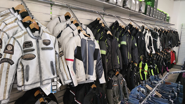 Comentarii opinii despre inSPORTline márkabolt