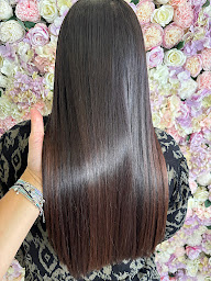 Photo n°28 de Les Filles Du Sud Coiffure , Esthétique , Onglerie à Antibes (Salon de manucure)