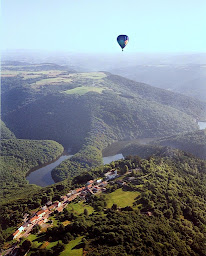 Photo n°4 de Le Ballon Bleu à Sauret-Besserve (Agence de vols touristiques en montgolfière)