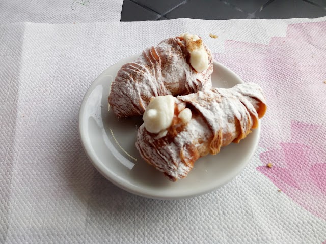 La Corte Golosa Pasticceria Gelateria e Gastronomia Siciliana