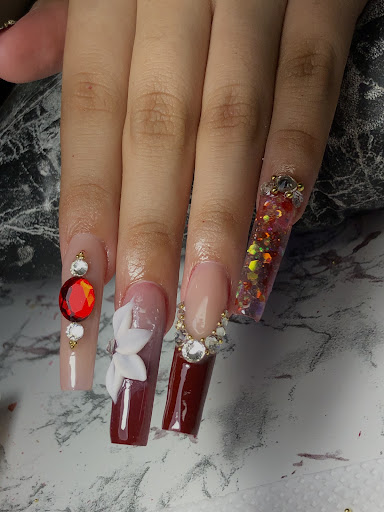 Emi's Nails - Visual