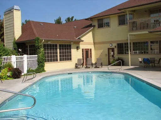 Signature Pointe of Bayhill Springs