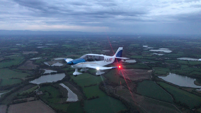 Opinii despre Aéroclub Les Ailes Lyonnaises în Saint-Priest - Association