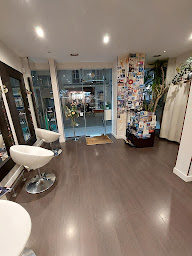 Photo n°4 de Au Salon d'Elfes à Paris (Salon de coiffure)