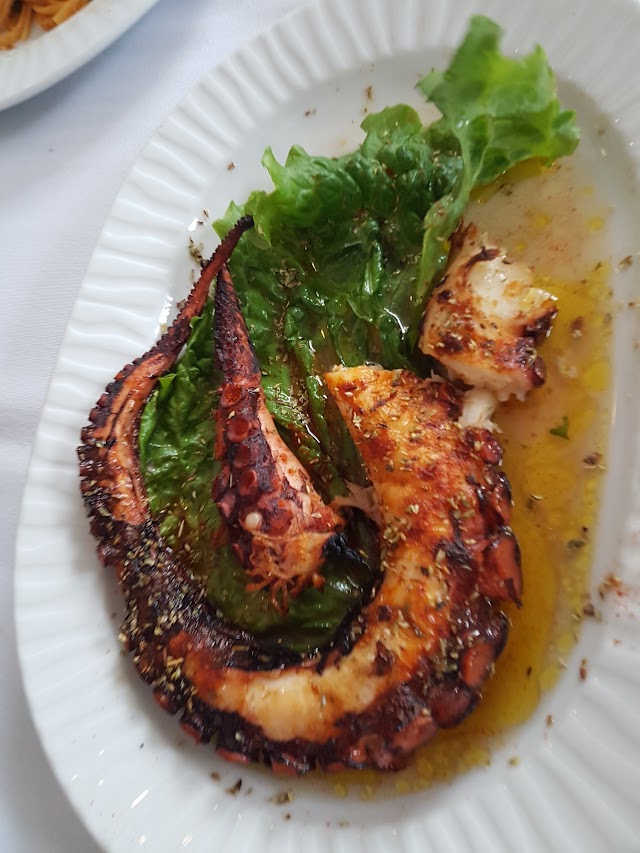 Fish Tavern Nisiotiko