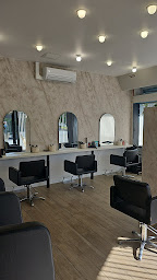 Photo n°2 de Lia Milano à Chatou (Salon de coiffure)