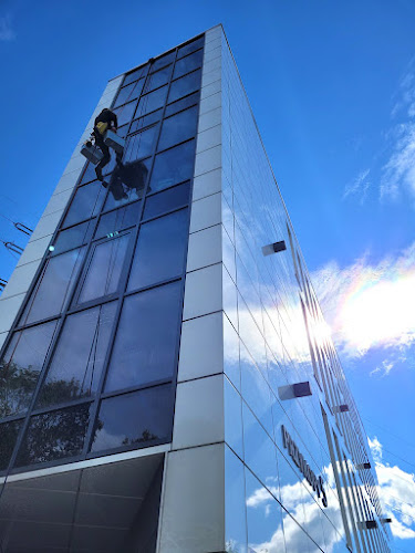 Bruclean - Malowanie czyszczenie dachów elewacji kostki brukowej Kraków